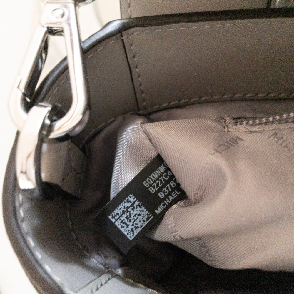 Michael Kors Manhattan Medium Metallic Satchel - Silver Adjustable Strap Logo - Picture 14 of 14